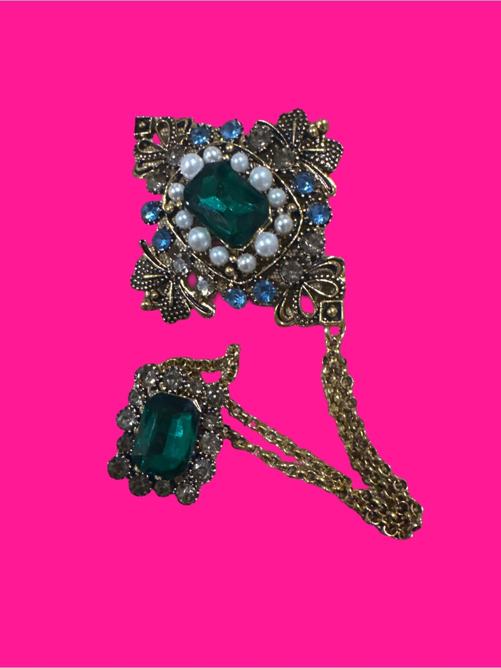 Vintage-Inspired Emerald Green and Gold Statement Brooch Necklace